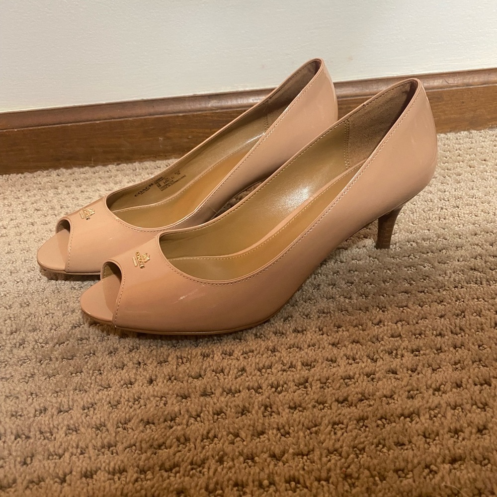 Nude Coach Peep toe Kitten Heels